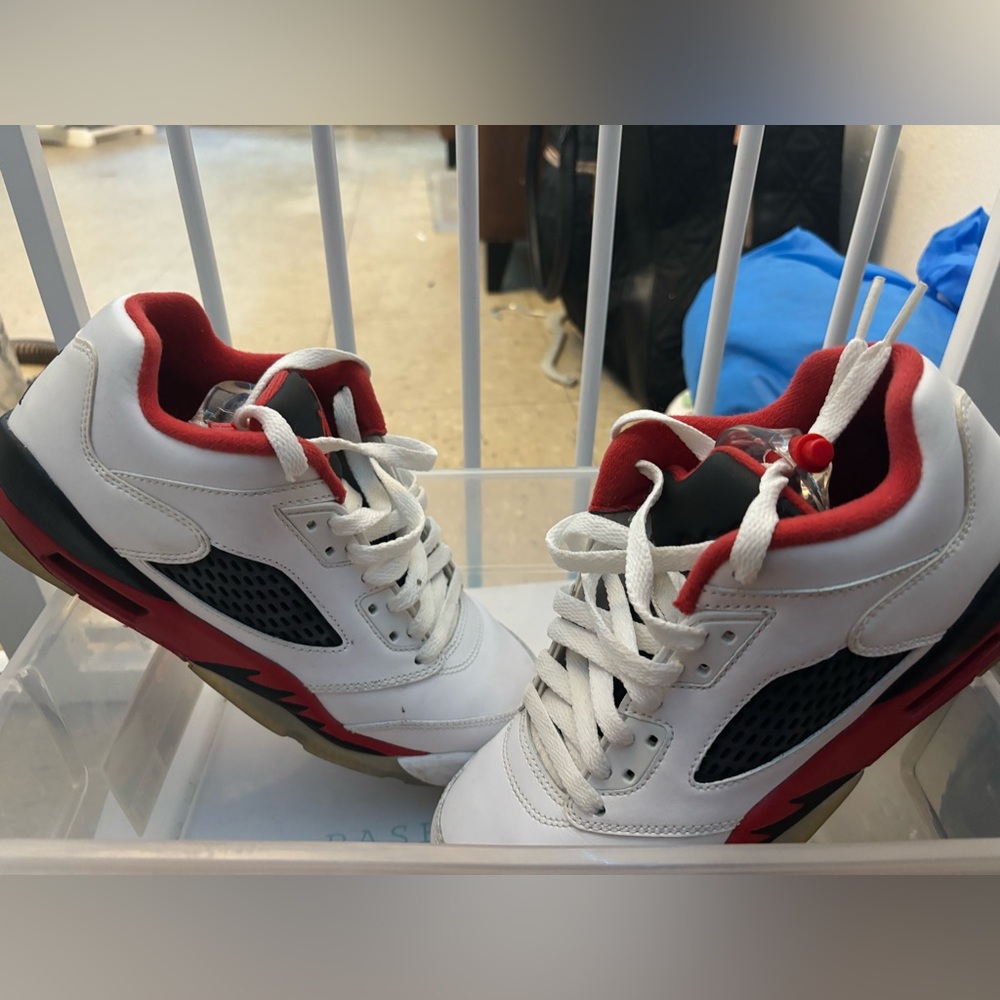 Jordan’s - Picture 3 of 3